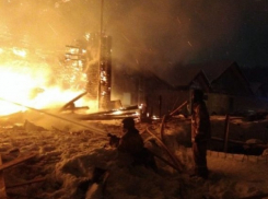 В Волгодонске на базе отдыха сгорели домики