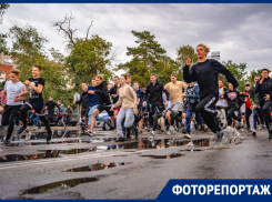 Вместе с собаками и автомобилями бежали волгодонцы «Кросс нации»: дорогу почему-то не перекрыли