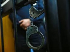 Ранее судимый за кражу мужчина ограбил волгодонца дважды за час