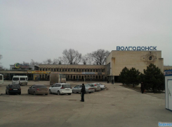 В Волгодонске снова оцепили вокзал из-за подозрительных сумок