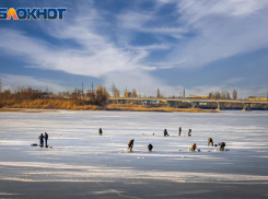 Лед перестает быть прочным: спасатели круглосуточно дежурят на водных объектах в зимний период 