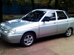 ВАЗ-2110 с дырой в бампере угнали в Волгодонске