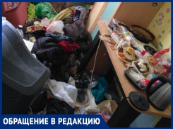 Горы мусора в комнате складирует сосед по квартире 62-летней волгодончанки