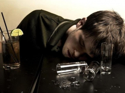 13-летний подросток до полусмерти напился водки в гостях у сверстника