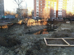 Школа №22 встретит 1 сентября с канализационным котлованом на месте стадиона