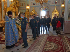 Пожарные и спасатели Волгодонска приняли участие в богослужении в честь иконы Божией Матери «Неопалимая Купина»