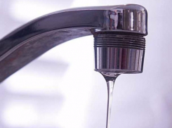 В 40-градусную жару из крана с холодной водой течет горячая, - житель Волгодонска