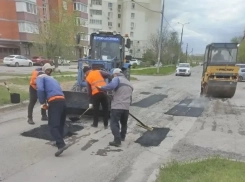 Латают, метут и убирают: Волгодонск готовится к Первомаю