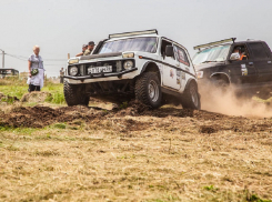 Соревнования внедорожников пройдут в полях за микрорайоном В-9