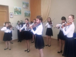 В Волгодонске состоялось открытие художественной выставки «Начало любви и света»
