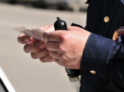 На трассе Ростов-Волгодонск поймали водителя с «липовыми» правами