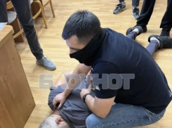 Со взяткой от инвалида задержали возглавившего Областную больницу в Ростове экс-волгодонца Валерия Агабекяна