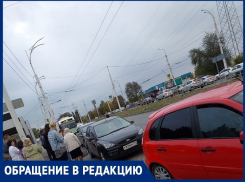 Жители В-8 заявили о транспортном коллапсе по утрам 