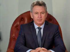 «Выражаю искреннюю благодарность»: Виктор Мельников поздравил депутатов с юбилеем Думы 