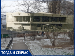 От столовой к магазинам с утратой красивейшей решетки: как изменилось здание на улице Энтузиастов за 45 лет