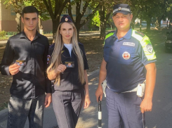 Сотрудники ГАИ напомнили студентам в Волгодонске о рисках гонок на электросамокатах 