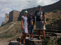 Елена с семьей на отдыхе в Крыму 
