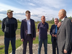 Власти Цимлянска не могли принять решение по поводу мемориала Почетных захоронений без участия заместителя губернатора области
