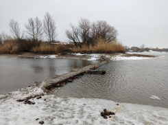 Минприроды и Росприроднадзор заинтересовались нелегальной дамбой у котлована в Волгодонске