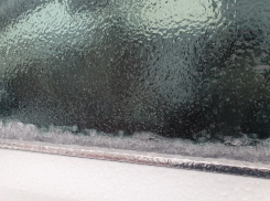 Часть Волгодонского района осталась без электроснабжения после ледяного дождя 