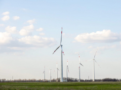 В Зимовниках завершили строительство ветроэлектростанции