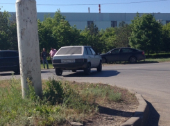 На Жуковском шоссе столкнулись «Шкода» и «девятка»