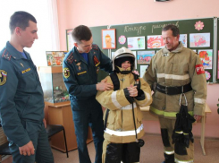 Погрузиться в мир пожарных смогли дети из социально-реабилитационного центра Цимлянского района 