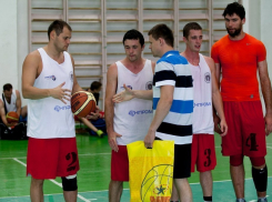 Волгодонские баскетболисты продолжают удачно выступать на соревнованиях лиги КАУБ в Краснодаре