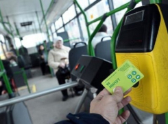 В волгодонских автобусах и троллейбусах в скором времени могут появиться электронные терминалы для оплаты проезда