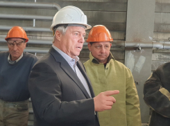 Поел хлеба и пообещал детям муляжи автоматов: итоги визита Голубева в Волгодонск