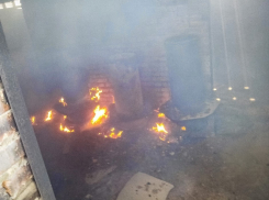 В Волгодонске произошел пожар в здании бывшего хлебокомбината