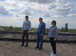 В хуторе Паршиков продолжается капремонт школы
