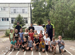 Маленькие «светлячки» большого города: в Волгодонске учат детей быть заметными на дороге