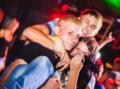 В Волгодонске прошел последний open-air лета «ДискотЭка 90-х»(ФОТОРЕПОРТАЖ)