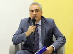 «Малый бизнес - это точка опоры для развития экономики Волгодонска»: Виктор Халын принял участие в экономическом форуме предпринимателей города