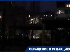 «Я рядом своего ребенка не вижу»: кромешная темнота возле детсада «Колобок» возмущает волгодонцев 