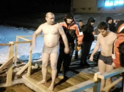 Около тысячи волгодонцев окунулись в ледяную купель за минувшую ночь