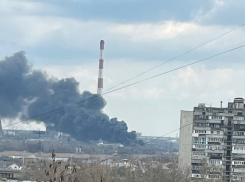 «Был слышен звук взрыва, горит металлоприемка»: очевидцы о пожаре в промзоне Волгодонска