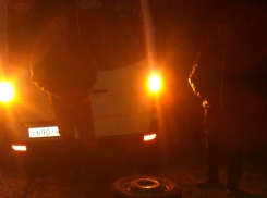 У ночной маршрутки Ростов - Волгодонск на полной скорости отлетело заднее колесо