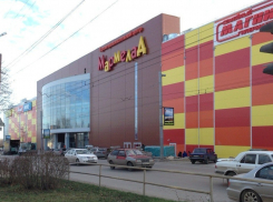 «Совсем охамели!» - Администрация заставляет чиновников заниматься сбором подписей за ТРЦ «Мармелад»