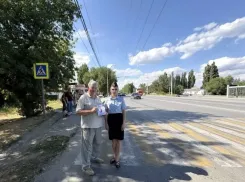 Безопасность для тех, кому за 60: волгодонские полицейские научили пенсионеров правилам дорожного движения