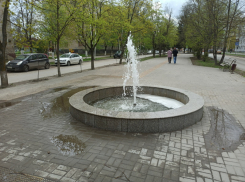 В Волгодонске заработали первые в этом году фонтаны