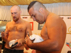 Перчатки с автографом волгодонского боксера Дмитрия Кудряшова купили за 30 000 рублей