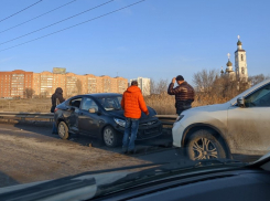 Яркое солнце стало причиной субботней аварии на путепроводе