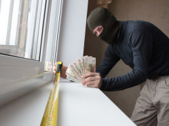 Безработный волгодонец попался на «оконном» мошенничестве в Орловском районе