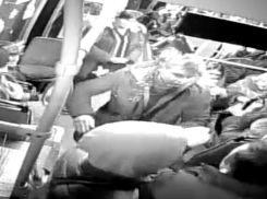 Пьяные хулиганы зверски избили пассажира и водителя автобуса №51 за замечание о курении 
