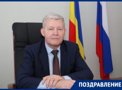  Новых свершений и новых открытий пожелал глава администрации Волгодонска  школьникам и студентам в День знаний