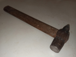 Ударившей подругу молотком в глаз жительнице Дубовского района вынесли приговор