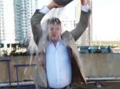 Волгодонец Олег Пахолков облился ледяной водой и перечислил деньги в благотворительный фонд