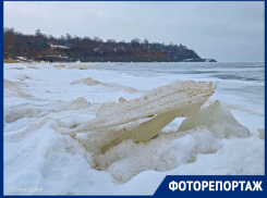 Зимняя сказка: лед, ракушки и окаменелости на берегах Цимлянского водохранилища